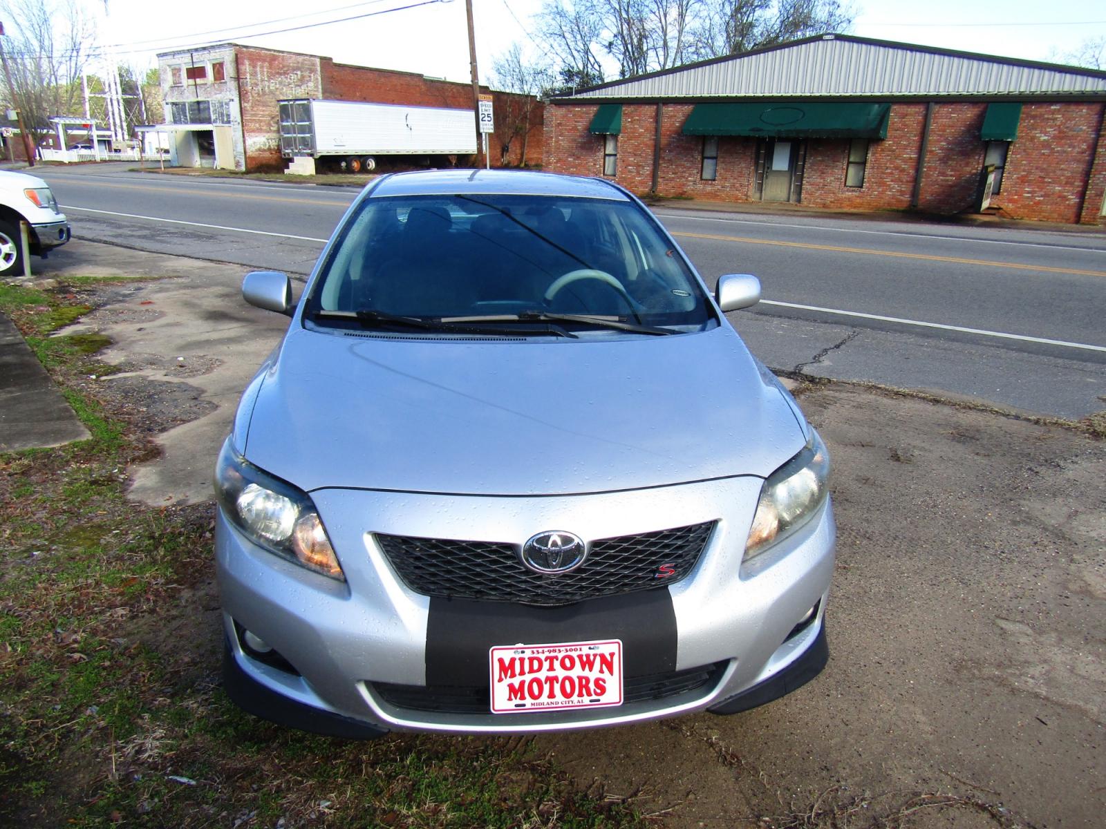 2010 Silver Toyota Corolla Base 4-Speed AT (2T1BU4EEXAC) with an 1.8L L4 DOHC 16V engine, Automatic transmission, located at 15016 S Hwy 231, Midland City, AL, 36350, (334) 983-3001, 31.306210, -85.495277 - Photo #1